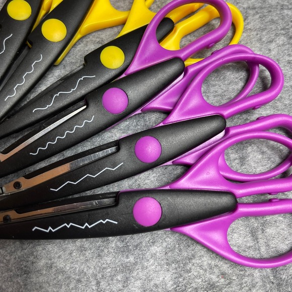 18 Piece Decorative Edge Craft Scissors Set 18 Colors Designs 6 Inch Length - Picture 6 of 7